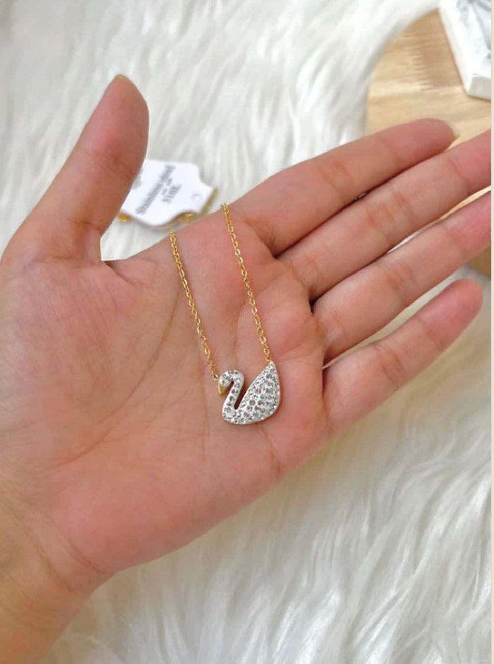 Swan White Necklace