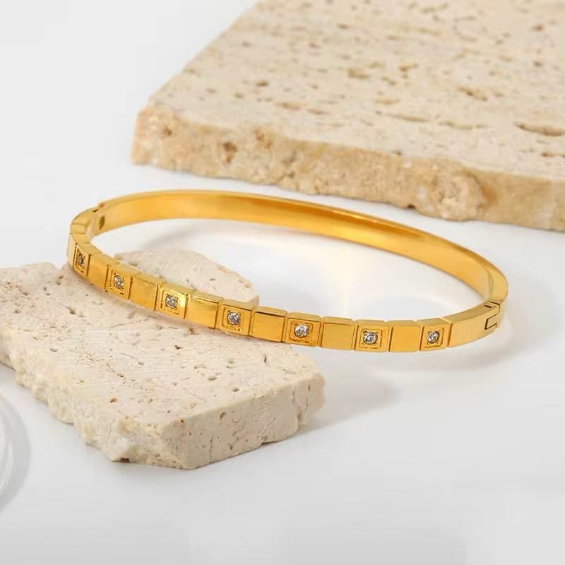 Minimalist White Filled Bangle - TrendFity